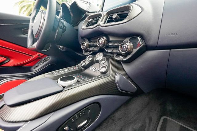 Used 2023 Aston Martin V12 Vantage Roadster RWD image 93