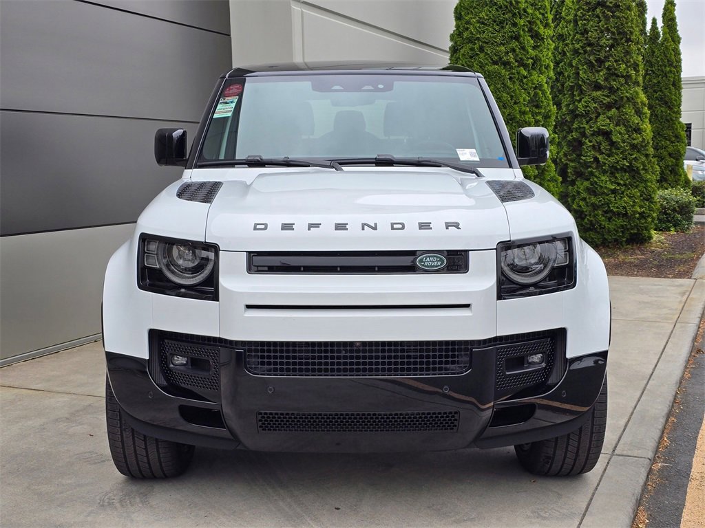 New 2025 Land Rover Defender 90 V8 image 3