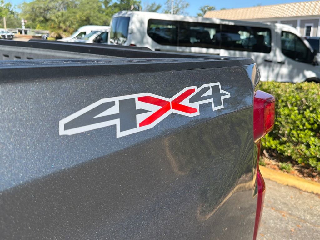 Used 2022 Chevrolet Silverado 1500 Custom w/ LPO, Blackout Package AWD/4WD image 13