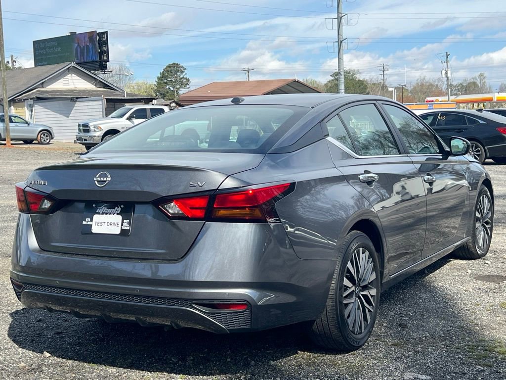 Used 2024 Nissan Altima 2.5 SV image 5