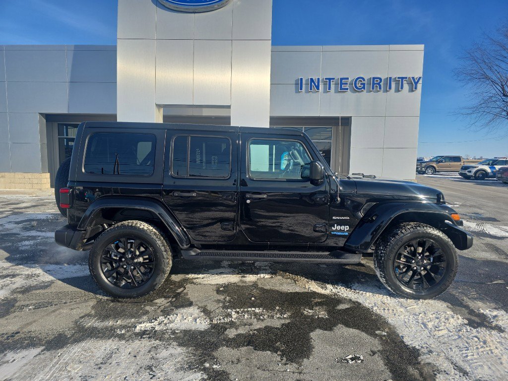Used 2022 Jeep Wrangler Unlimited Sahara w/ Cold Weather Group image 5