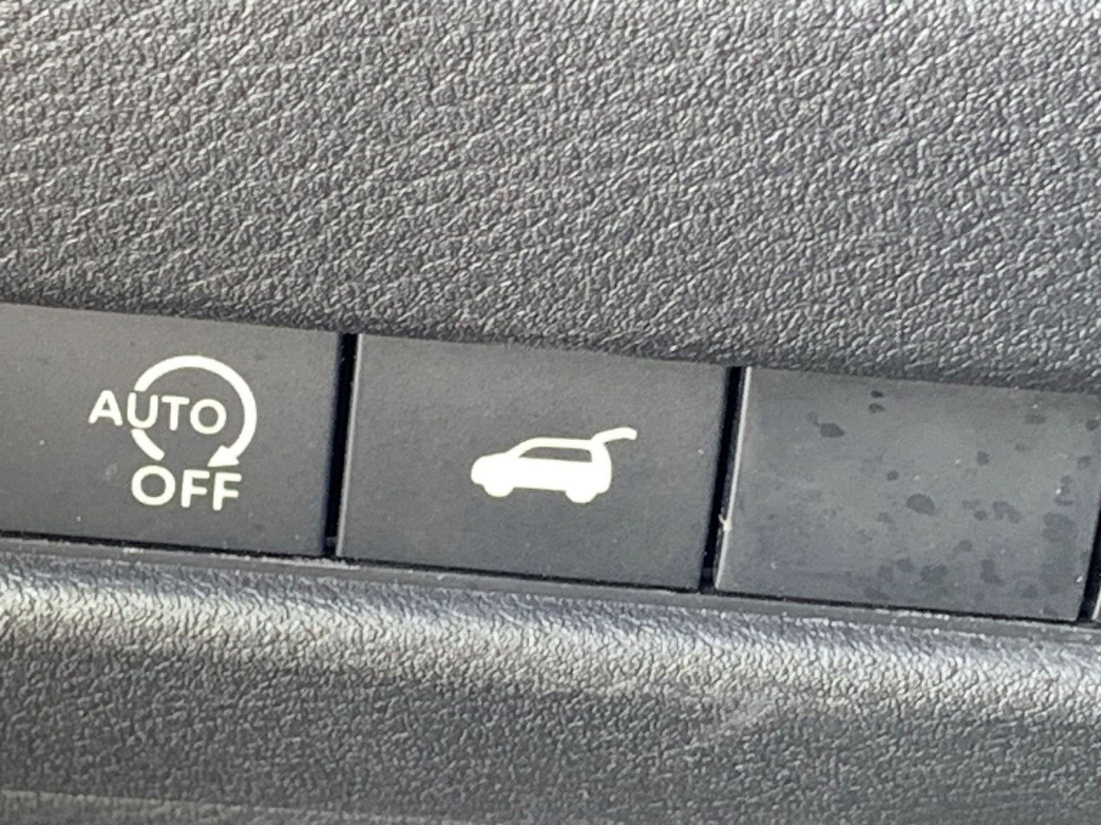 Used 2025 Nissan Rogue SV image 23