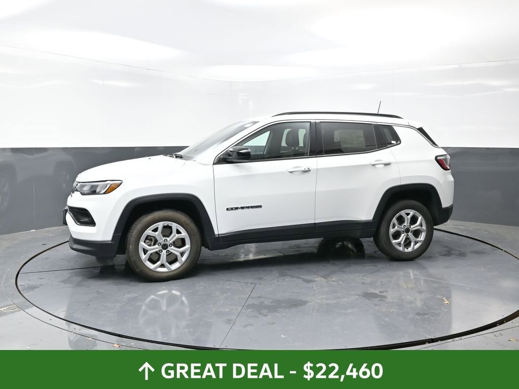 Used 2025 Jeep Compass Latitude image 10