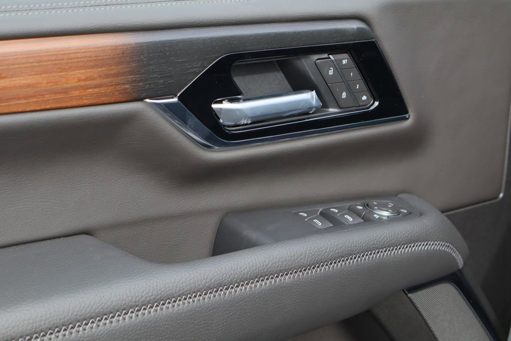 New 2026 GMC Yukon Denali w/ Sun & Power Step Package image 14