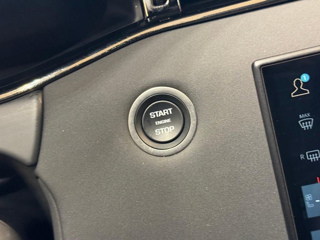 Used 2026 Land Rover Range Rover Evoque S image 17