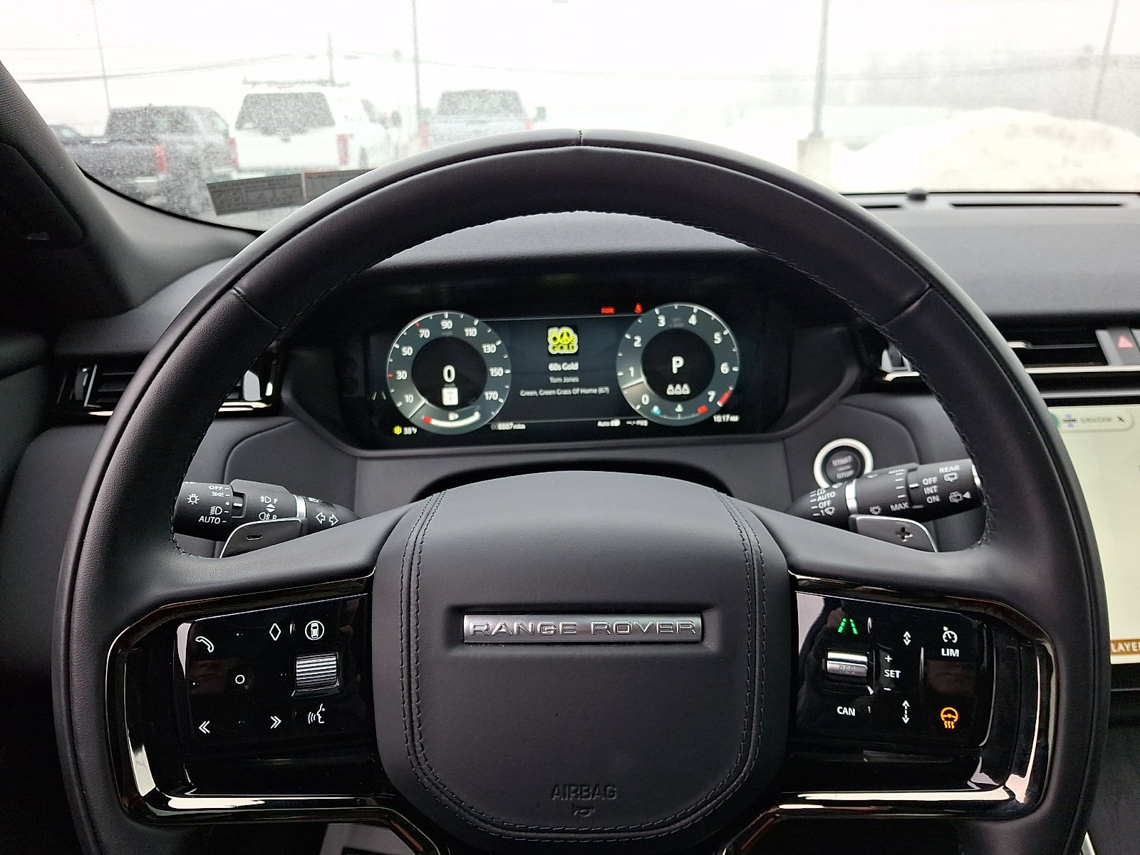 Used 2025 Land Rover Range Rover Velar Dynamic SE image 18