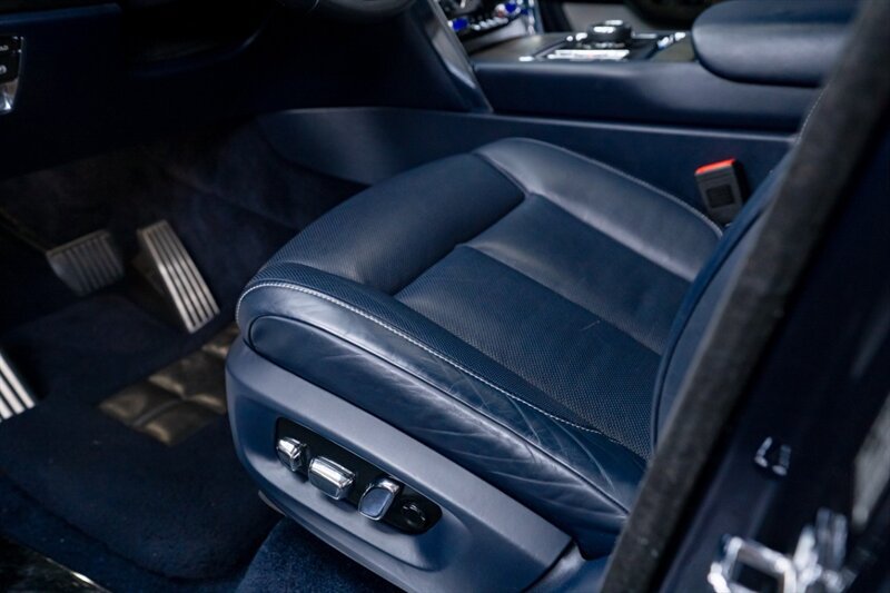 Used 2020 Rolls-Royce Cullinan AWD/4WD image 35