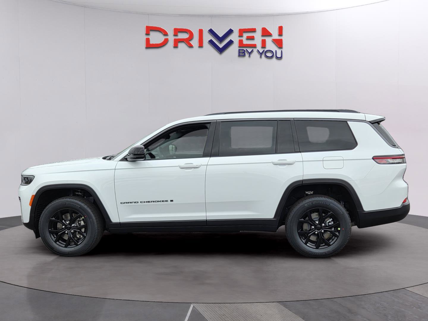 New 2026 Jeep Grand Cherokee L 2WD image 2