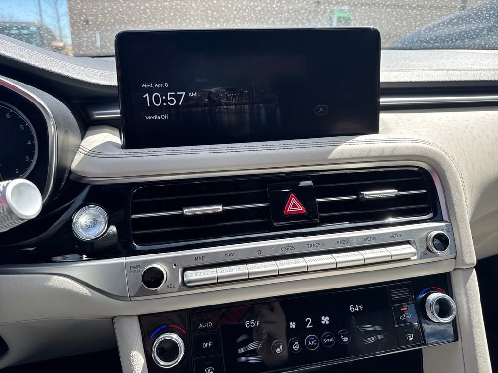 Used 2024 Genesis G70 2.5T image 39