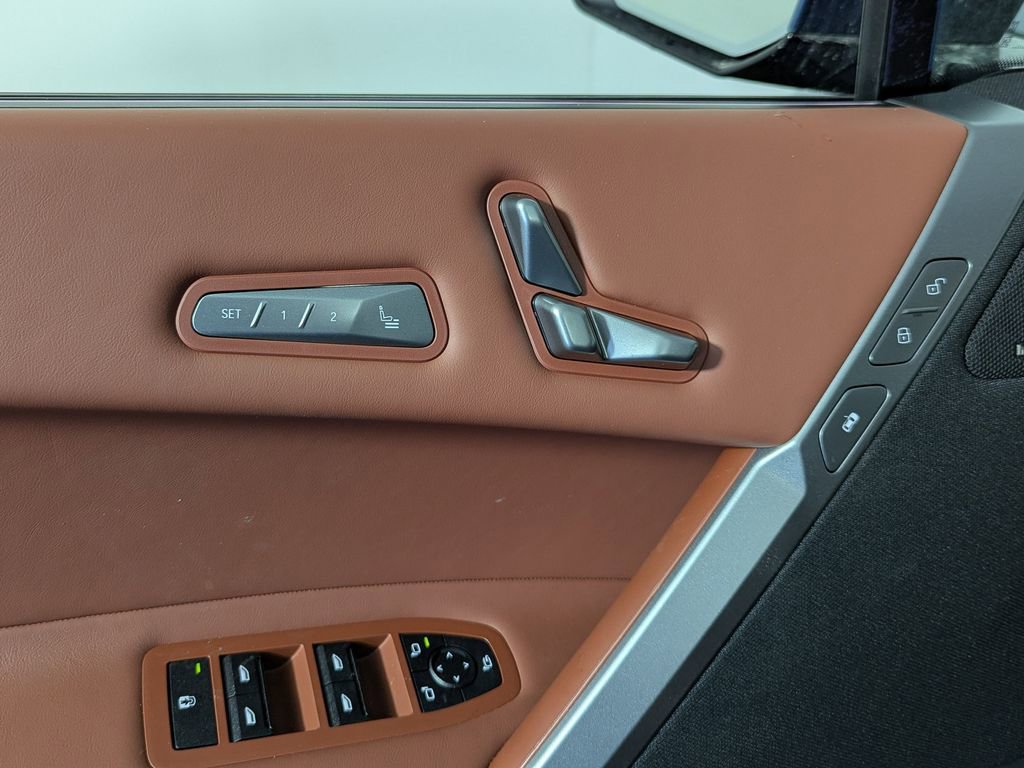 New 2026 BMW iX xDrive45 w/ M Sport Package image 9