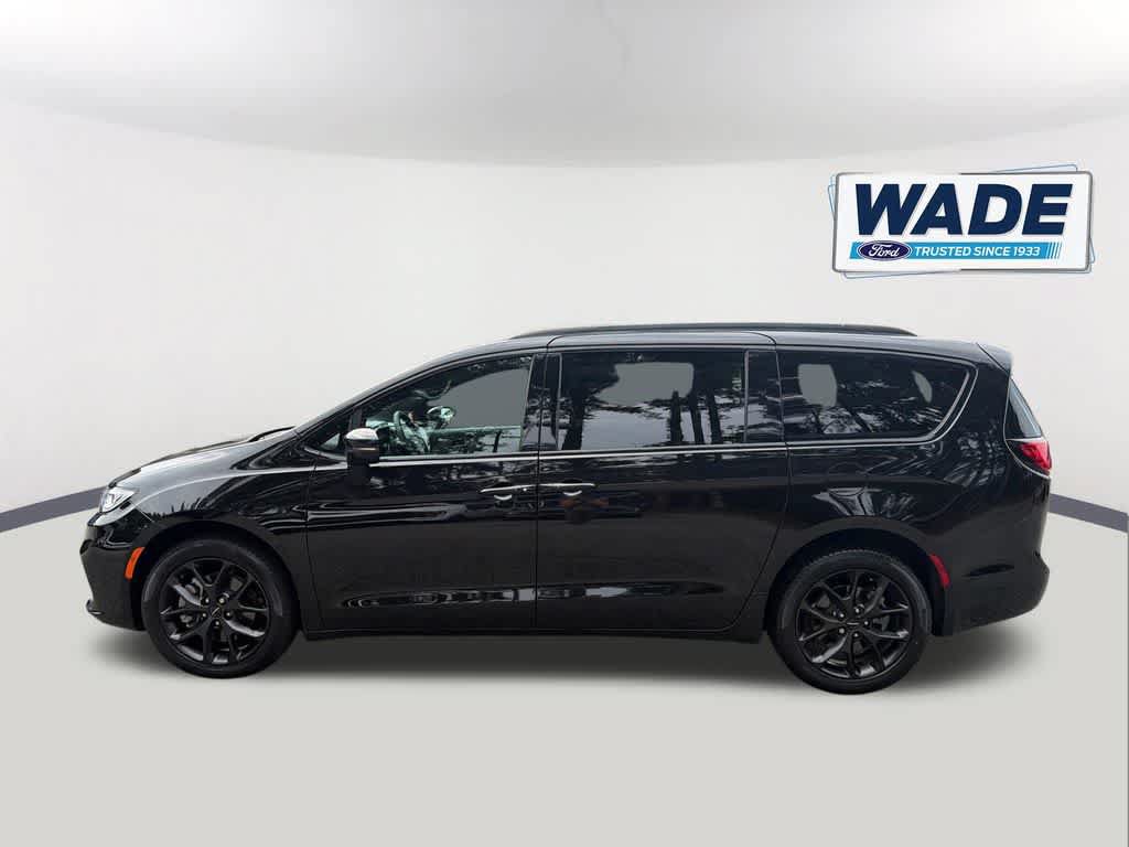 Used 2024 Chrysler Pacifica Touring-L w/ S Appearance Package AWD/4WD image 8
