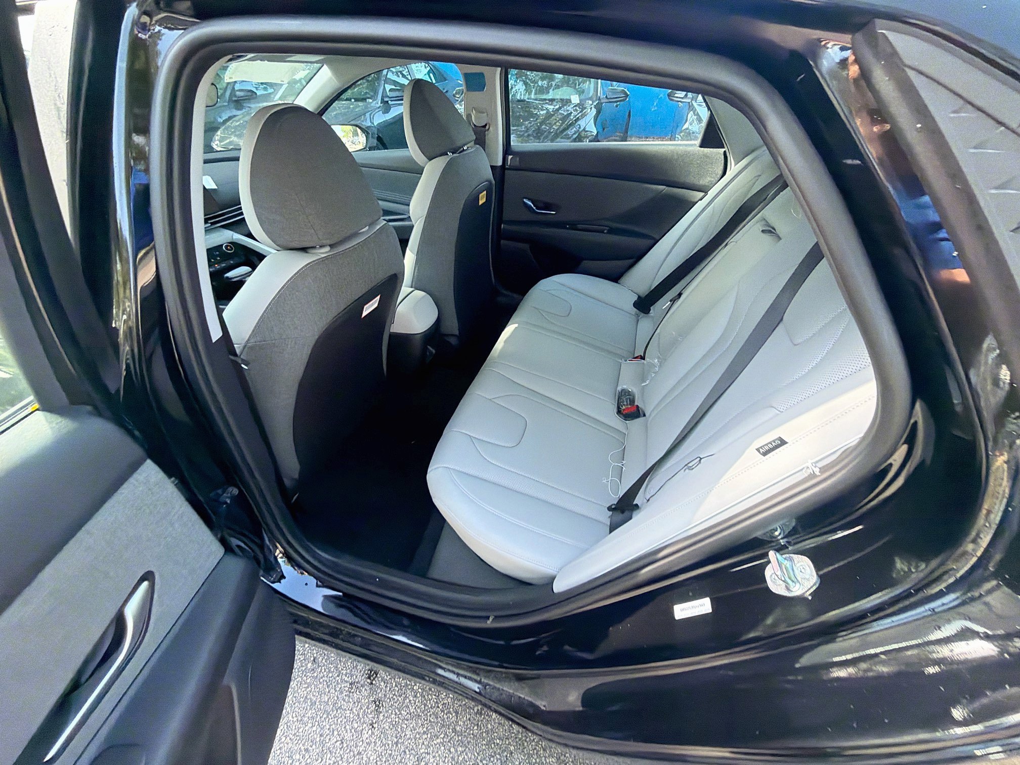 New 2026 Hyundai Elantra Limited FWD image 17