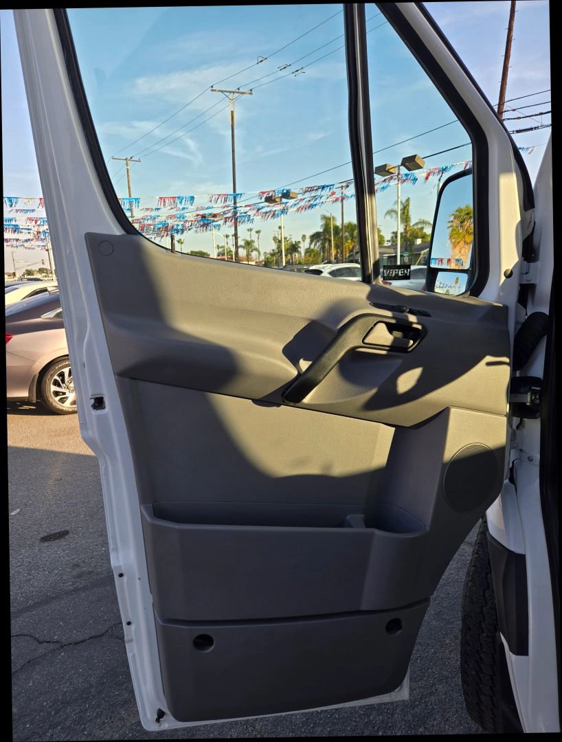 Used 2010 Mercedes-Benz Sprinter 3500 image 6