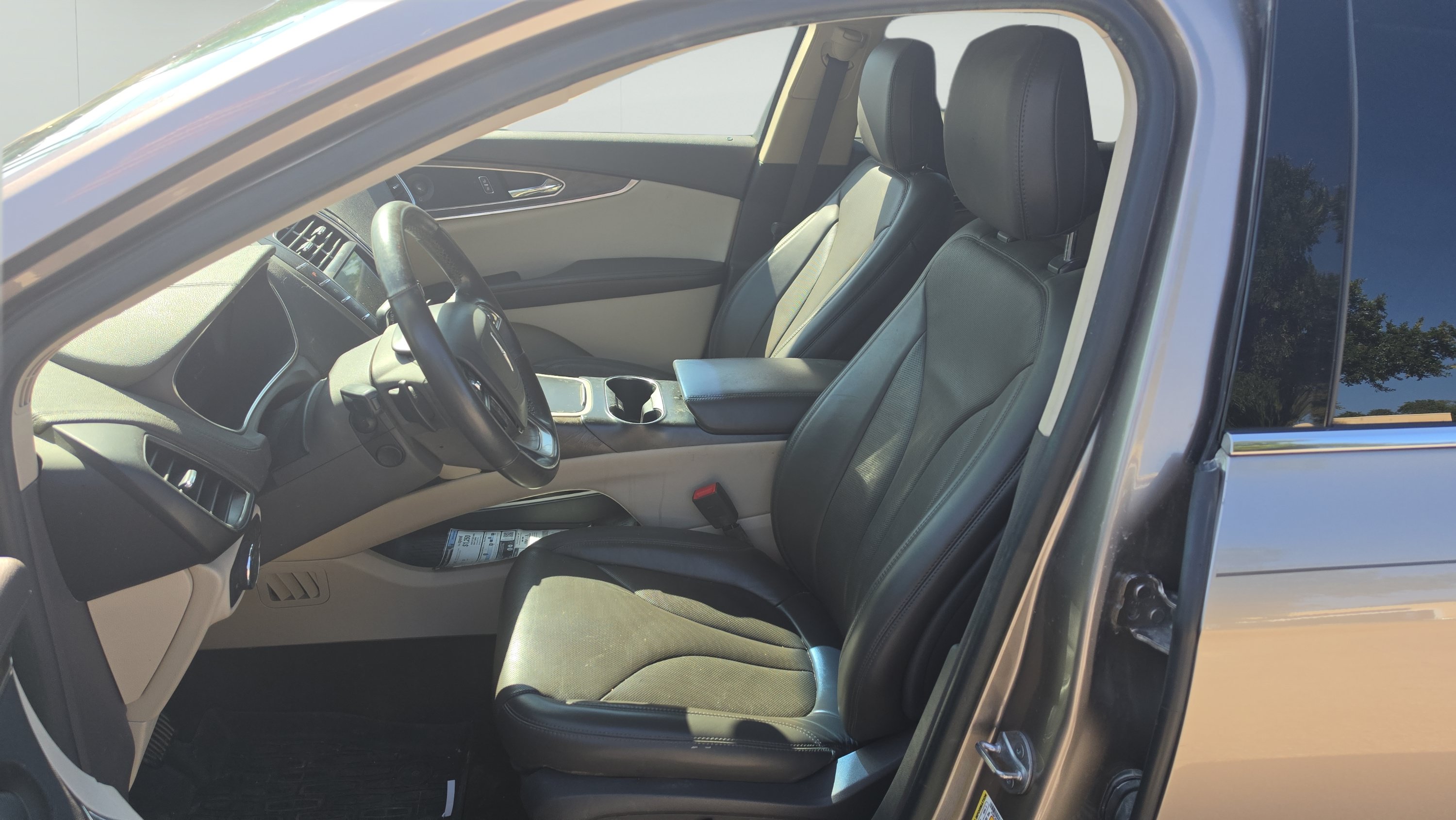Used 2020 Lincoln Nautilus Reserve FWD image 9