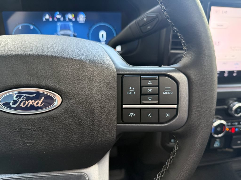 Used 2026 Ford F350 Lariat w/ Black Appearance Package AWD/4WD image 37