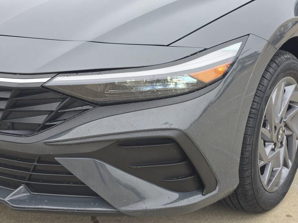 Used 2024 Hyundai Elantra SEL image 13