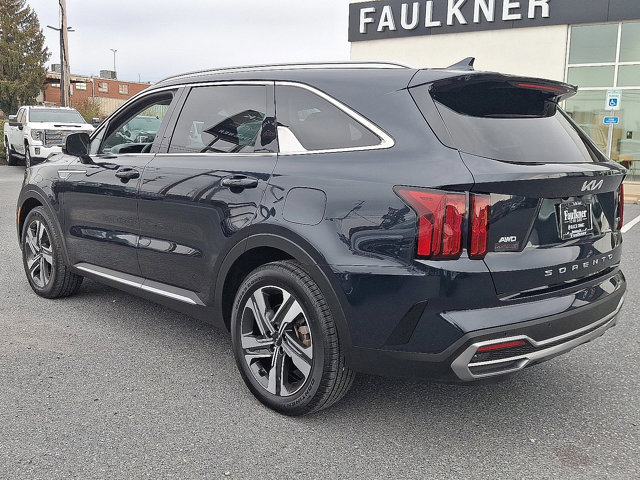 Used 2022 Kia Sorento SX w/ Panoramic Sunroof Package image 4