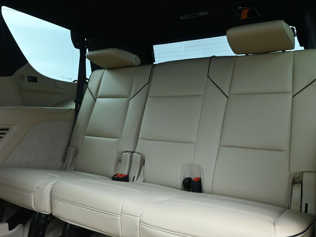 Used 2024 Cadillac Escalade Premium Luxury image 12