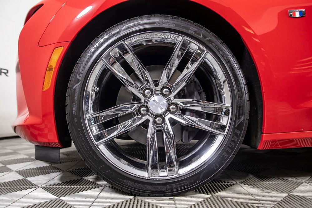 Used 2016 Chevrolet Camaro SS RWD image 40