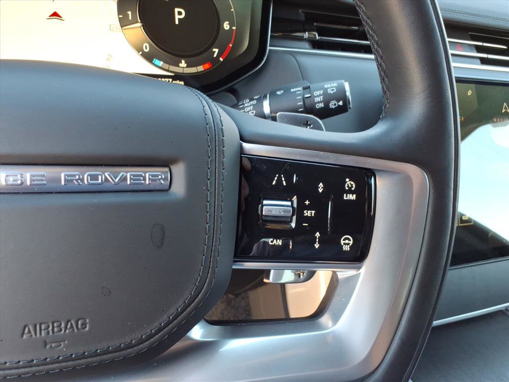 Used 2025 Land Rover Range Rover Long Wheelbase SE image 17