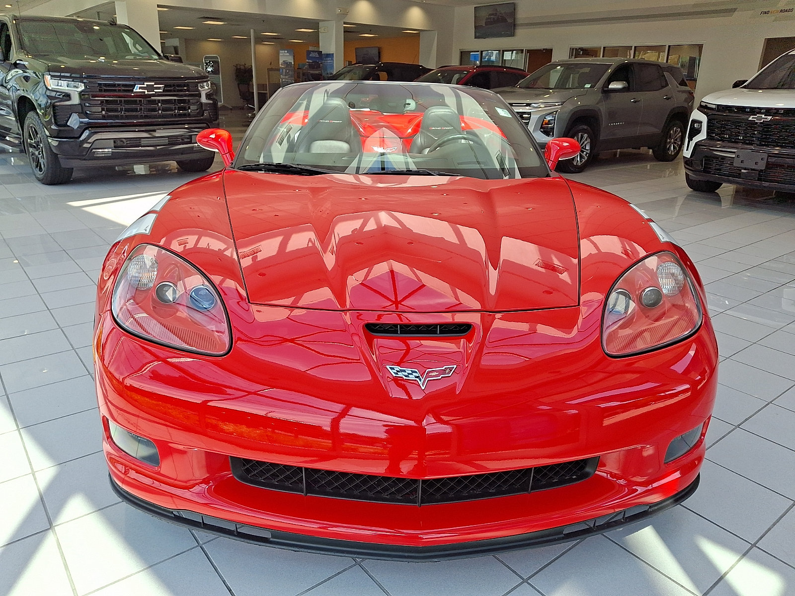 Used 2011 Chevrolet Corvette Grand Sport w/ Preferred Equipment Group RWD image 2