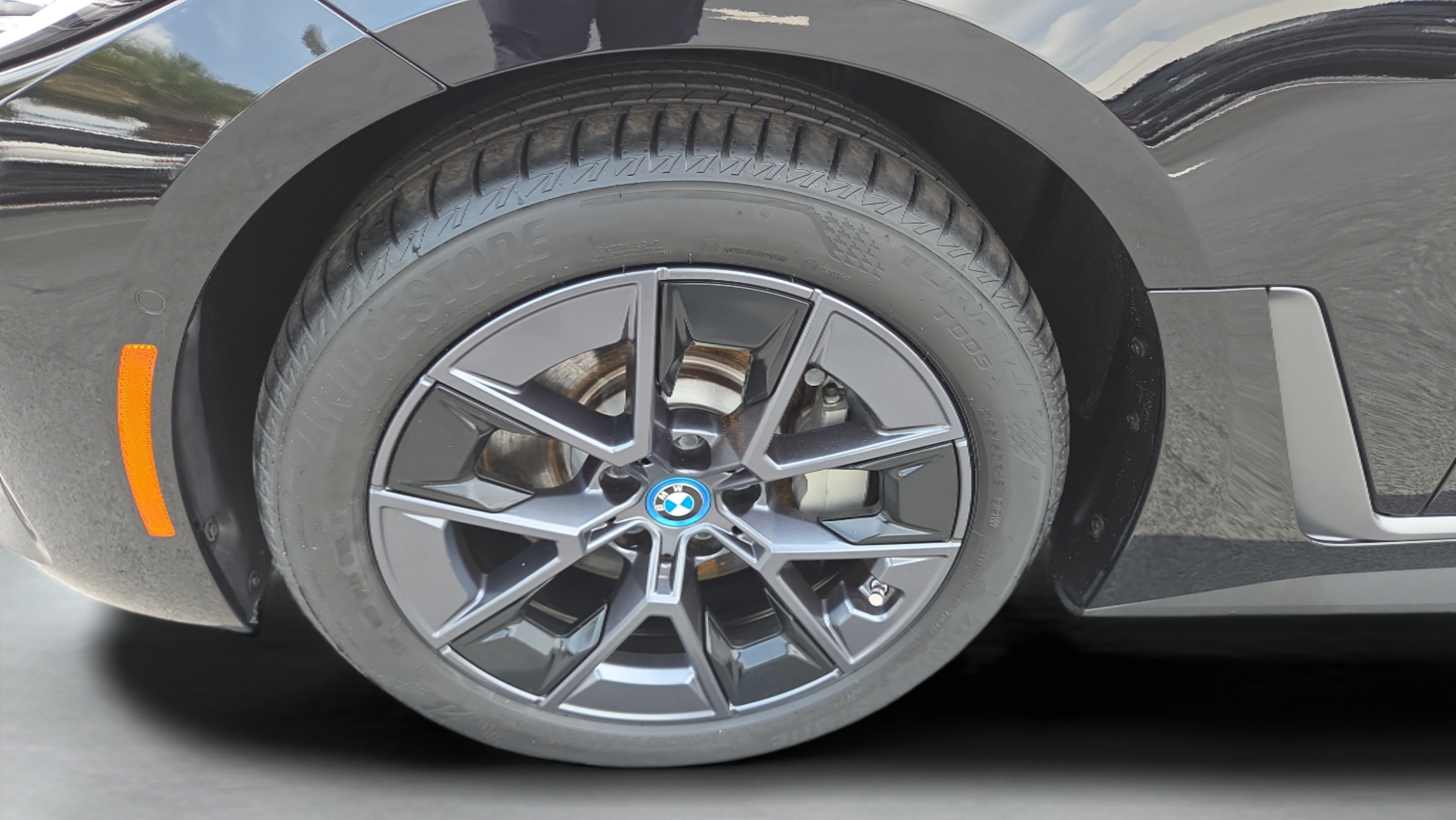 Used 2024 BMW i4 eDrive35 w/ Convenience Package RWD image 40
