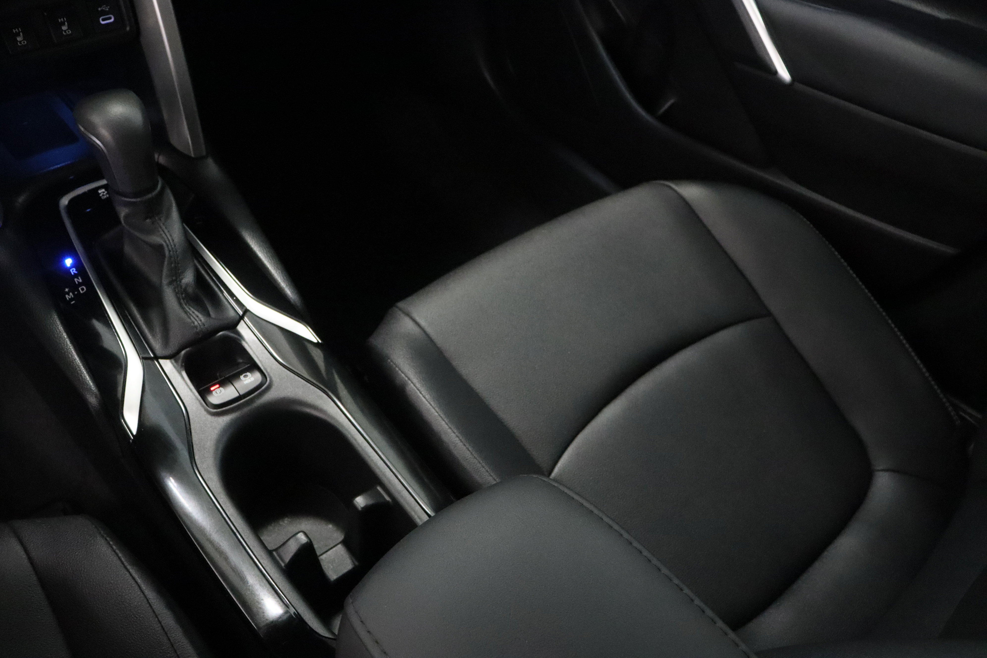 Used 2023 Toyota Corolla Cross XLE w/ Convenience Package FWD image 17