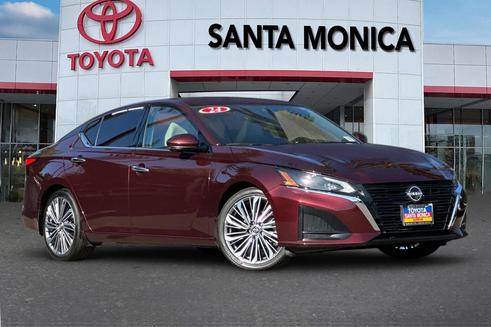 Used 2024 Nissan Altima 2.5 SL FWD image 2