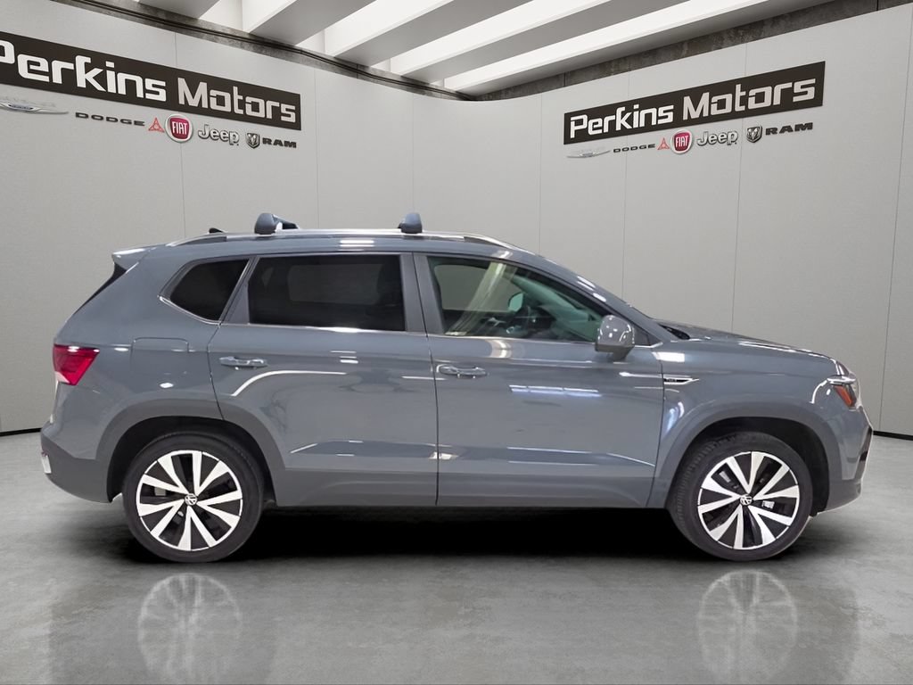 Used 2023 Volkswagen Taos SE FWD image 6