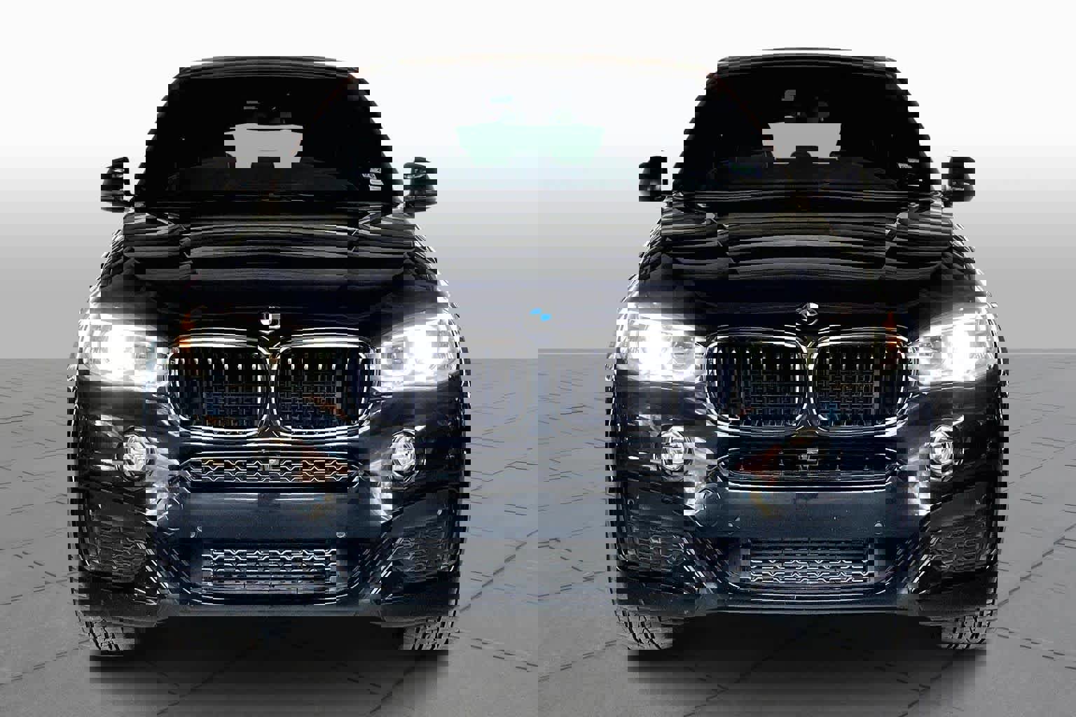 Used 2018 BMW X6 xDrive35i w/ M Sport Package image 3