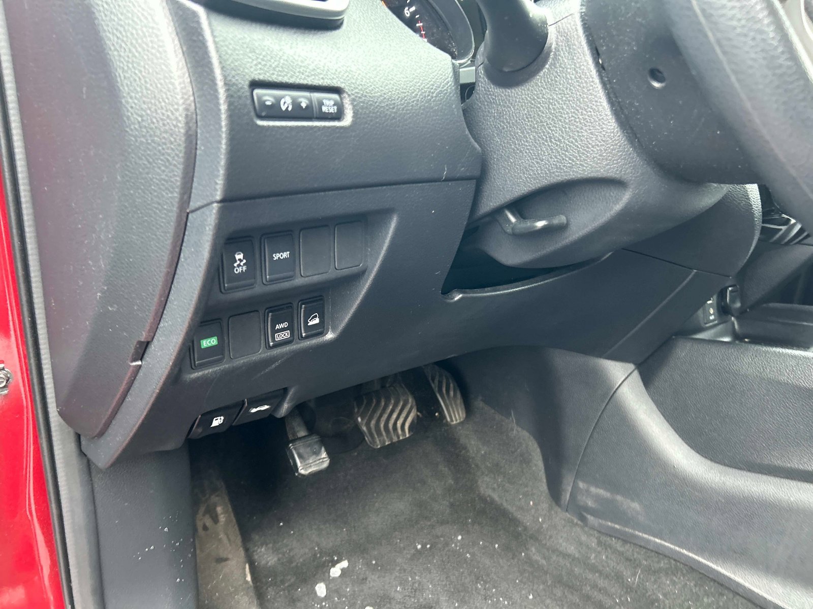 Used 2015 Nissan Rogue SV image 20