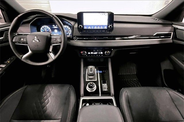 Used 2024 Mitsubishi Outlander SEL Black Edition image 14