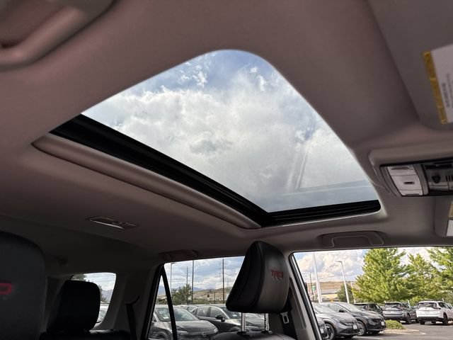 Used 2023 Toyota 4Runner TRD Off-Road Premium w/ Moonroof Package AWD/4WD image 28