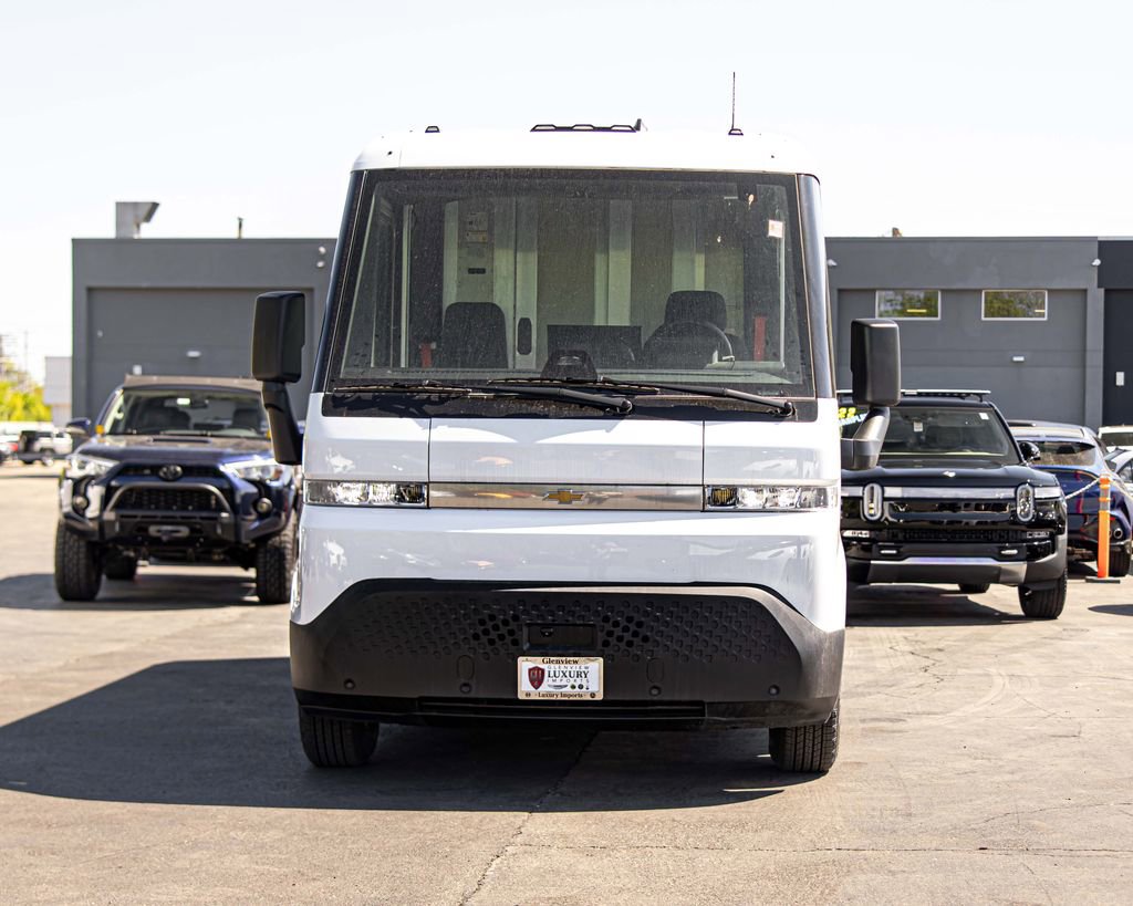 Used 2025 Chevrolet Brightdrop 400 FWD image 2