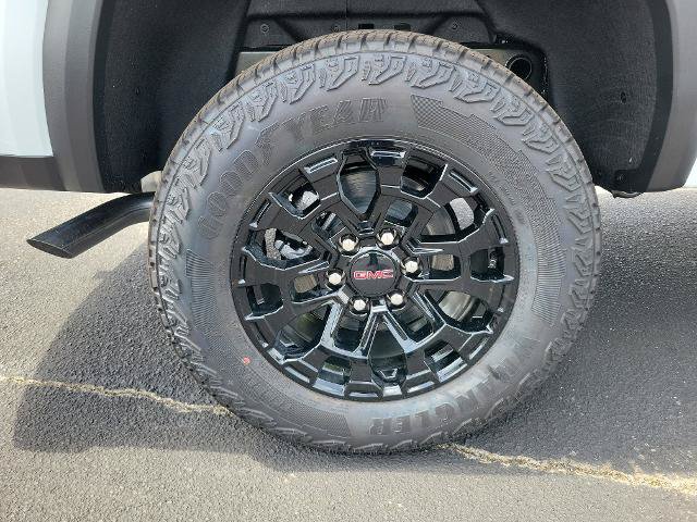 New 2026 GMC Canyon Elevation w/ Convenience Package RWD image 9