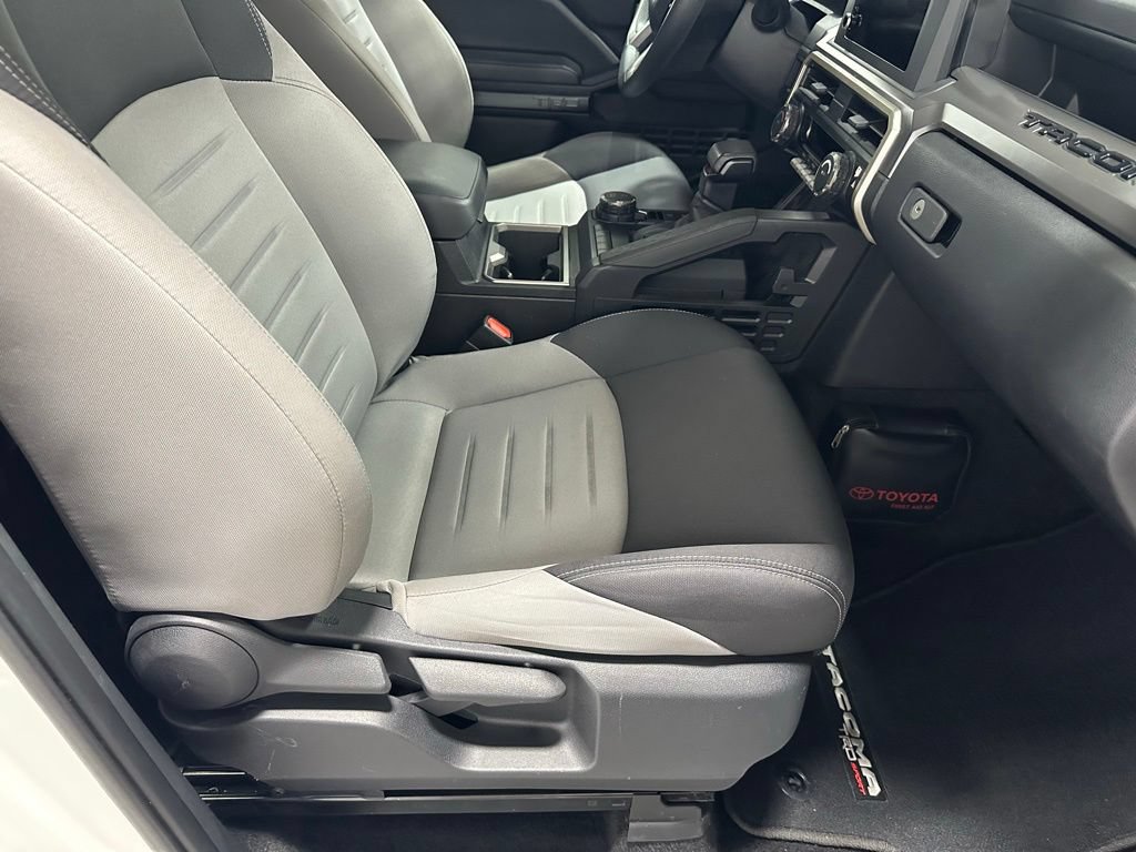 Used 2024 Toyota Tacoma TRD Sport AWD/4WD image 58