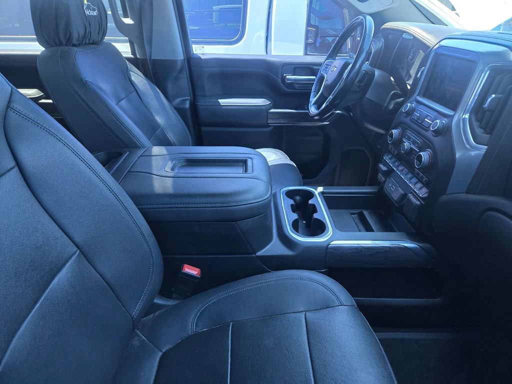Used 2022 Chevrolet Silverado 2500 LTZ w/ LTZ Plus Package AWD/4WD image 3