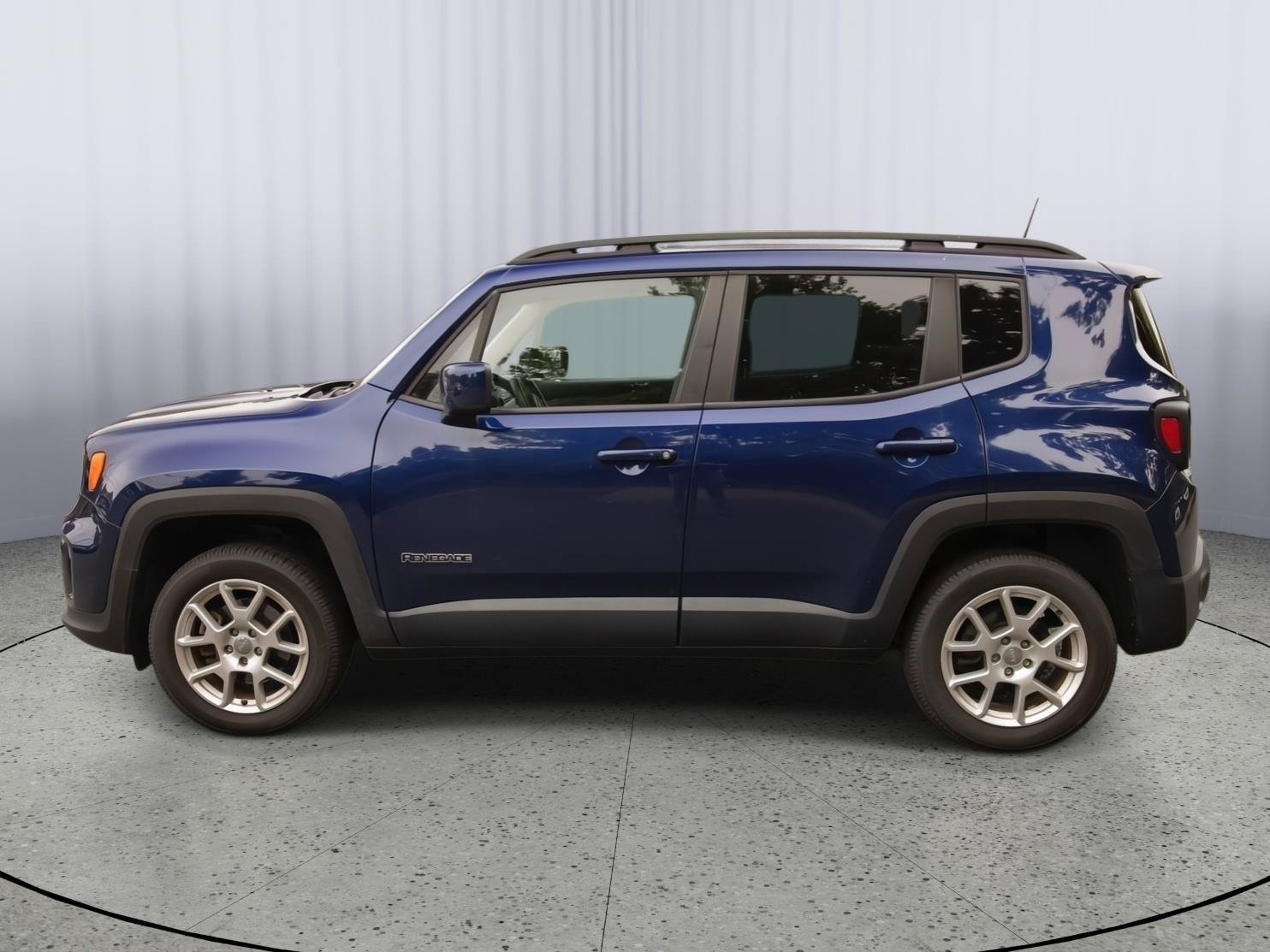 Used 2019 Jeep Renegade Latitude w/ Safety & Security Group II AWD/4WD image 20