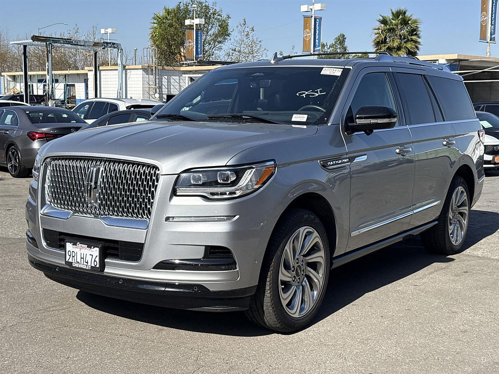 Used 2024 Lincoln Navigator Reserve AWD/4WD image 7