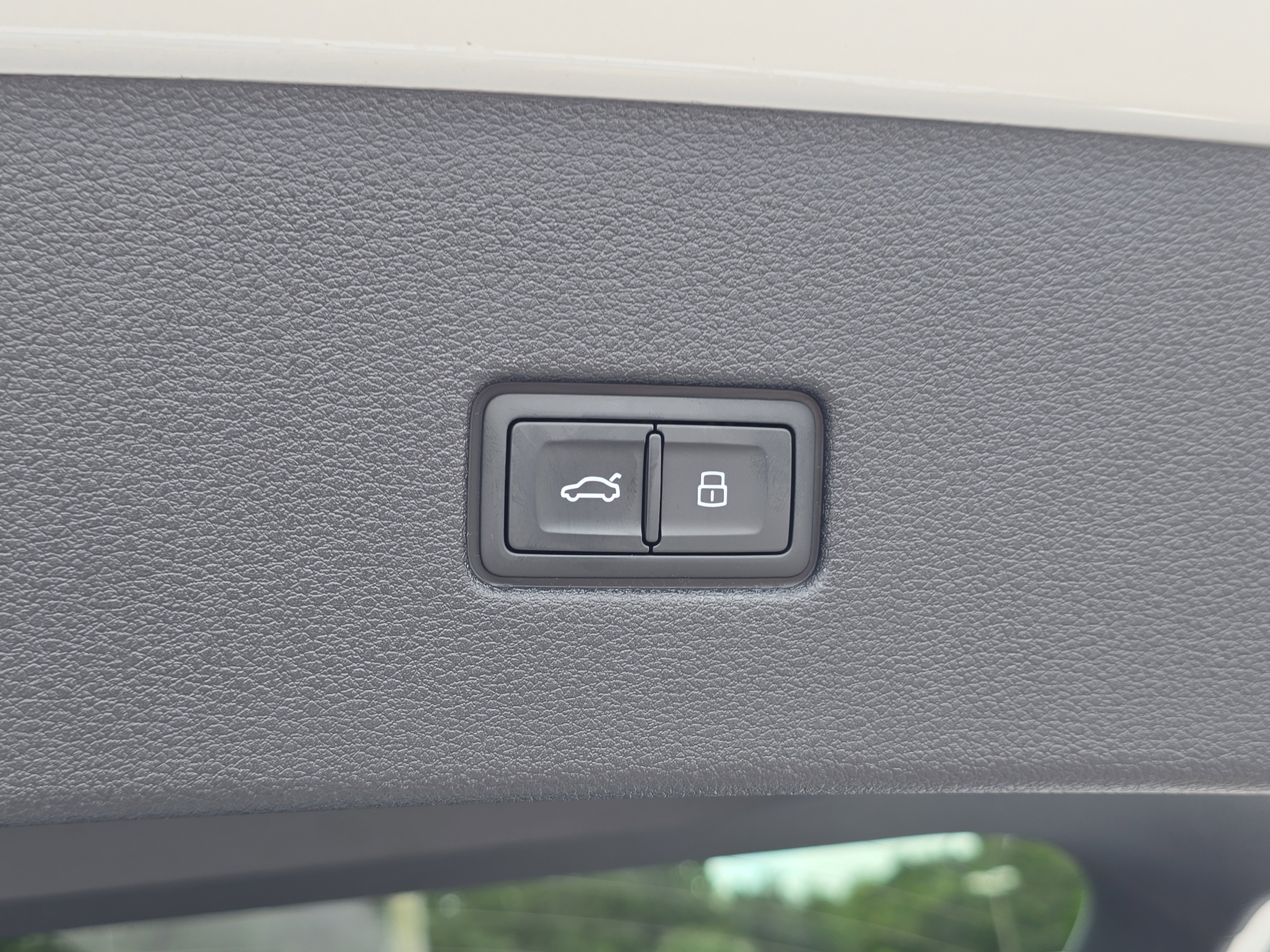 New 2025 Audi RS Q8 performance image 9