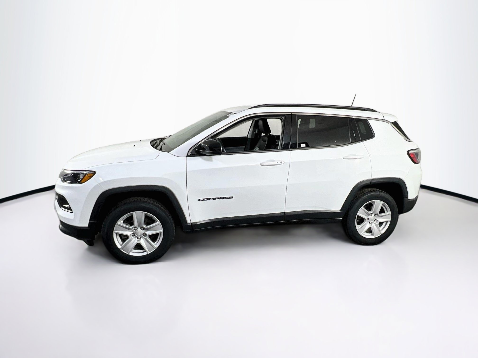 Used 2022 Jeep Compass Latitude w/ Convenience Group AWD/4WD image 8