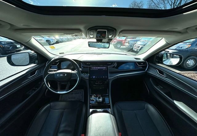 Used 2022 Jeep Grand Cherokee Limited 4xe w/ Luxury Tech Group II image 2