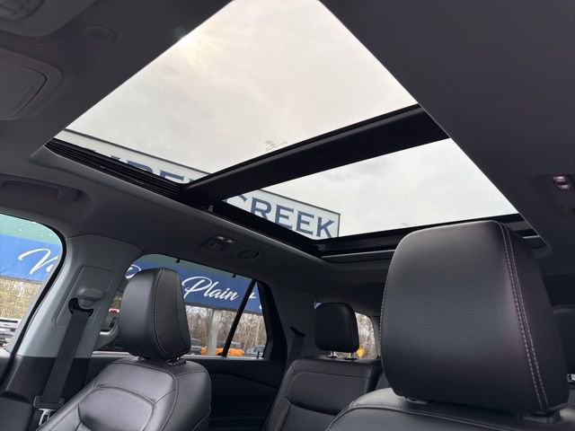 Used 2022 Ford Explorer Limited w/ Equipment Group 301A image 11