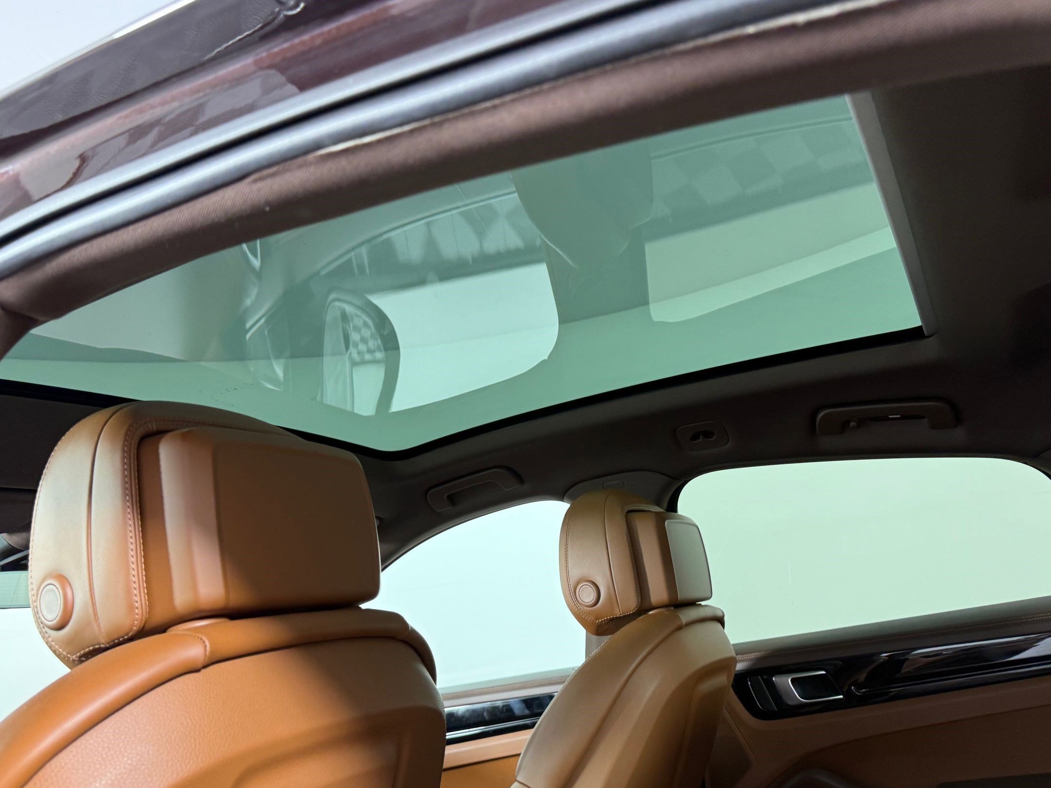 Certified 2023 Porsche Cayenne Platinum Edition image 19