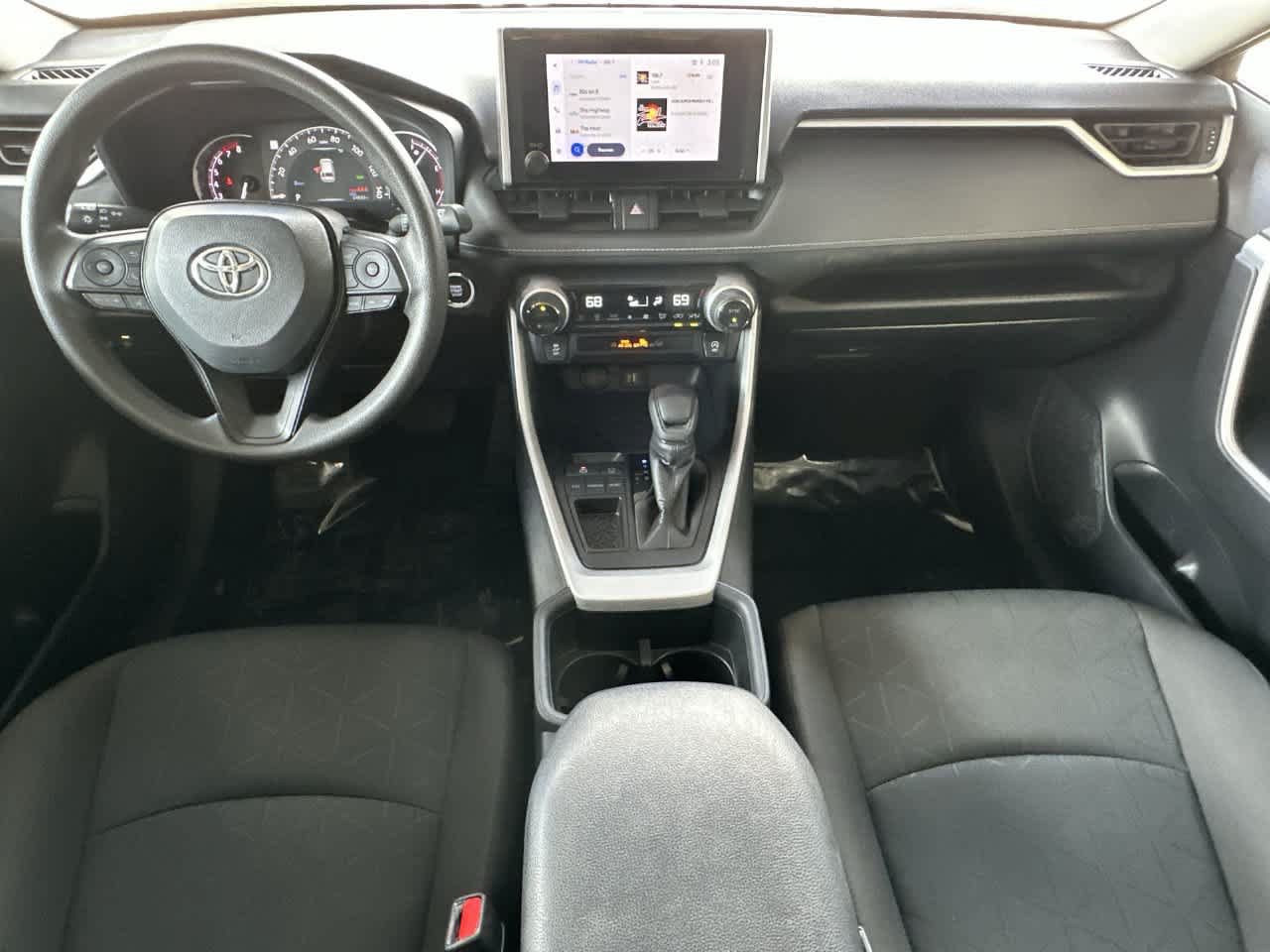 Used 2024 Toyota RAV4 XLE FWD image 24