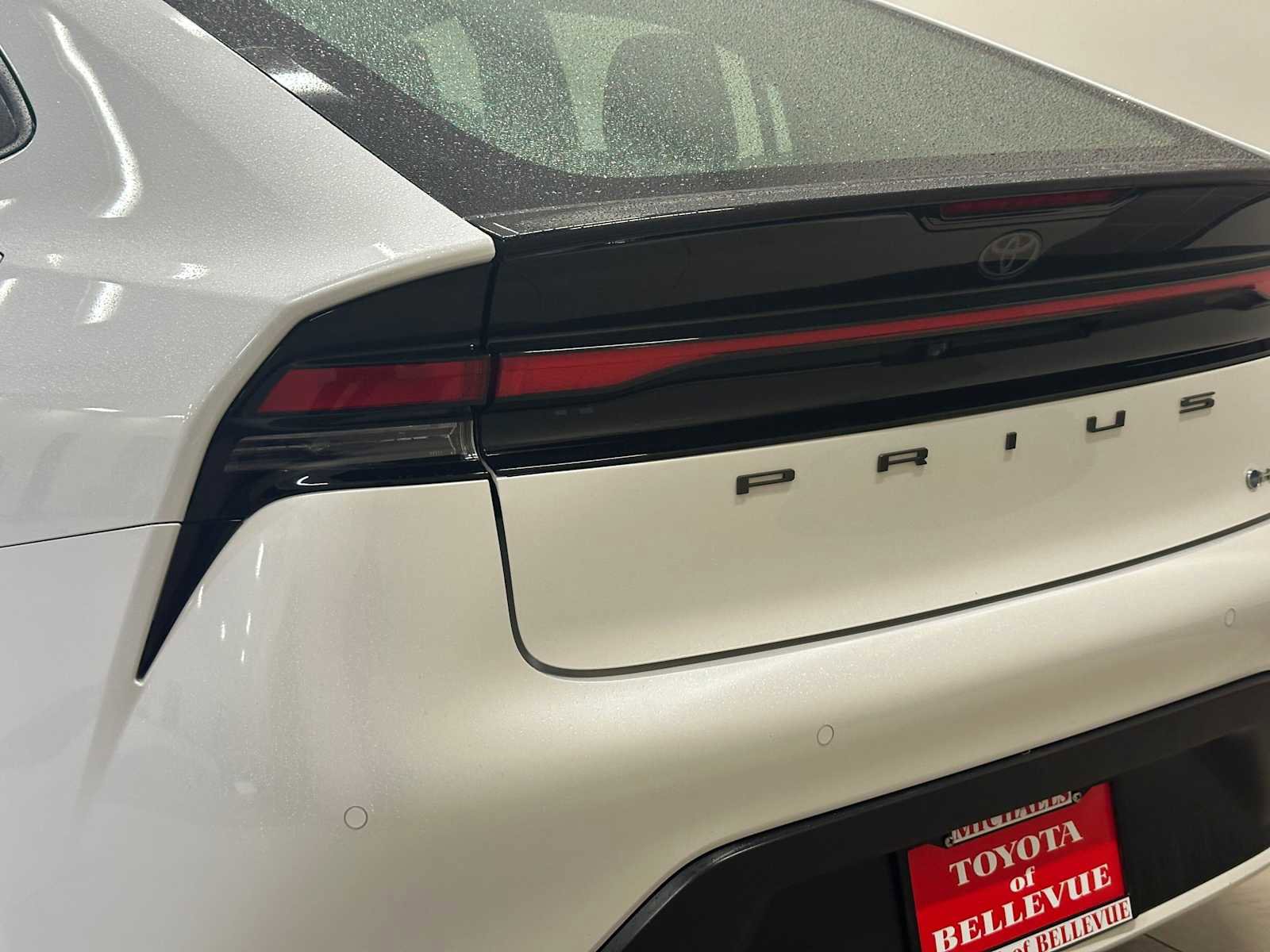 Used 2024 Toyota Prius LE image 7