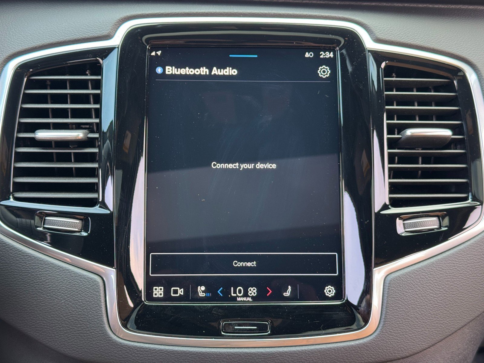 Used 2024 Volvo XC90 T8 Ultimate w/ Lounge Package image 25