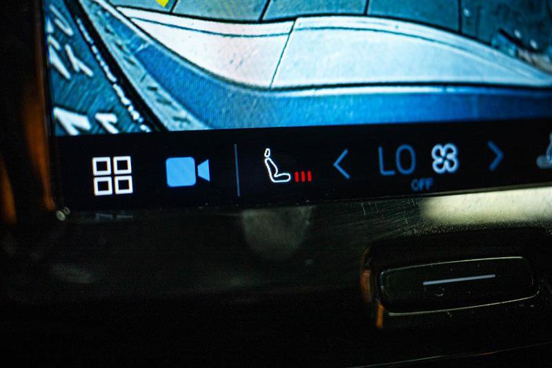 Used 2022 Volvo XC60 T8 Inscription image 22