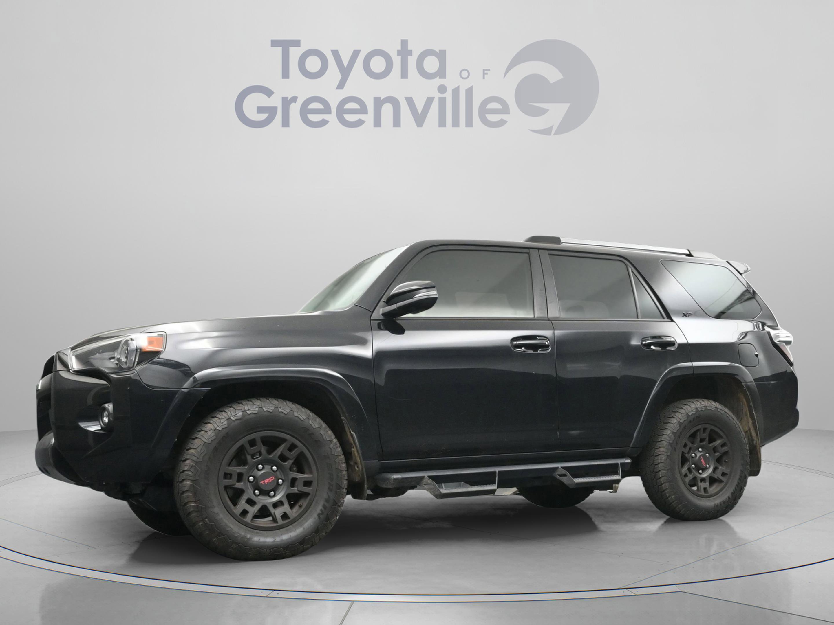 Used 2022 Toyota 4Runner SR5 Premium w/ Moonroof Package image 2