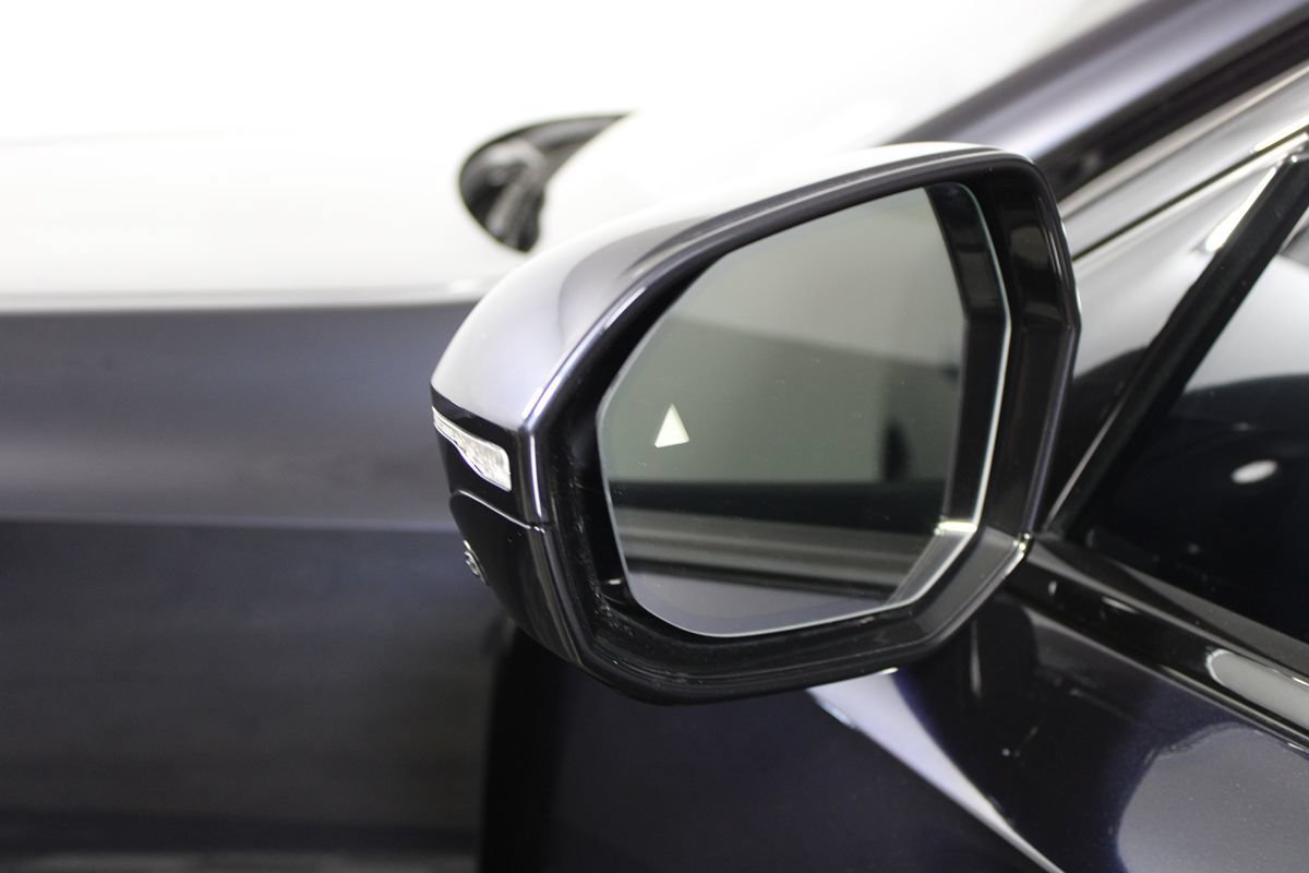 Used 2023 BMW i7 xDrive60 AWD/4WD image 56